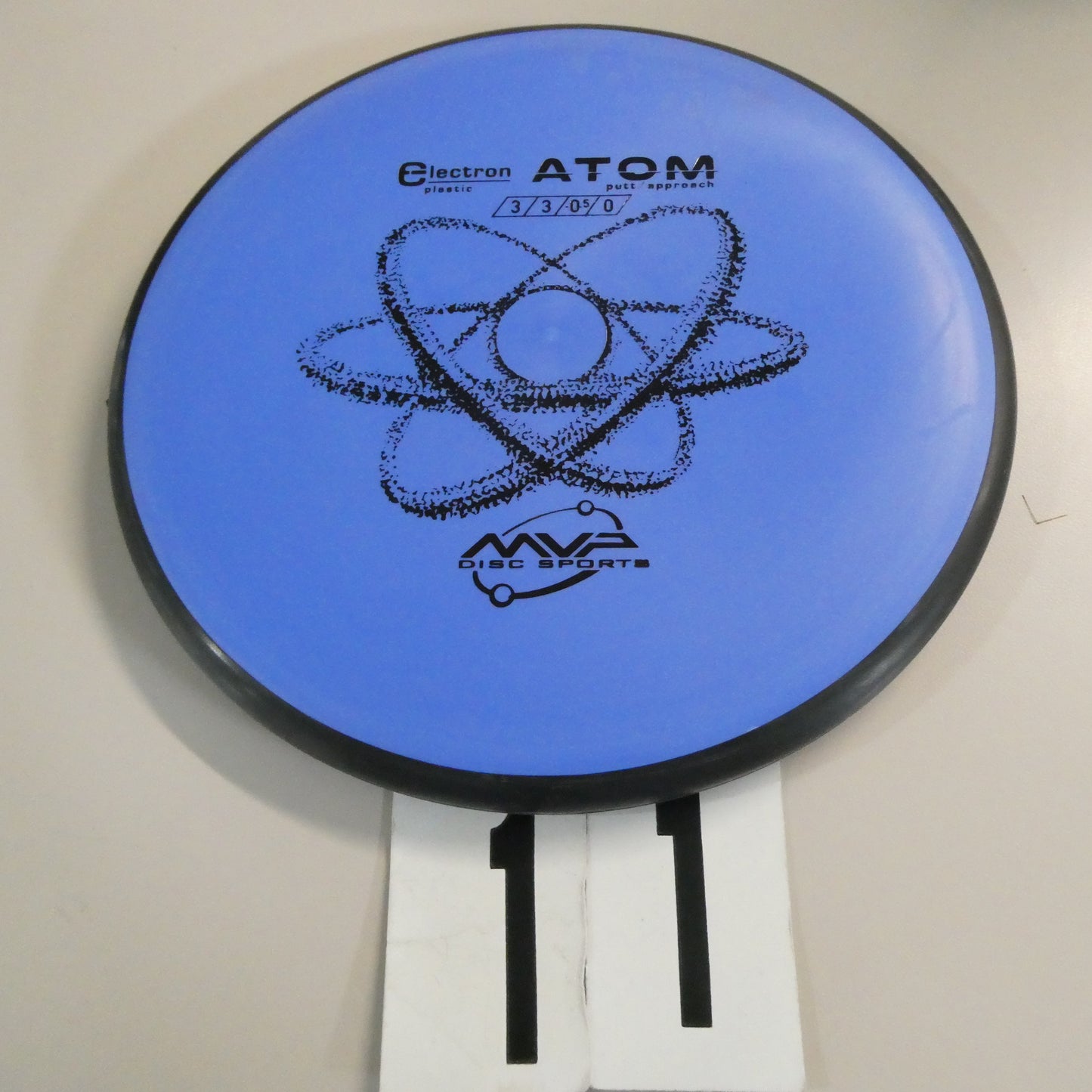 Medium Electron Atom